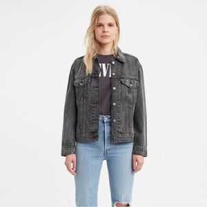 NWT Levi’s Women’s Trucker Denim Jacket